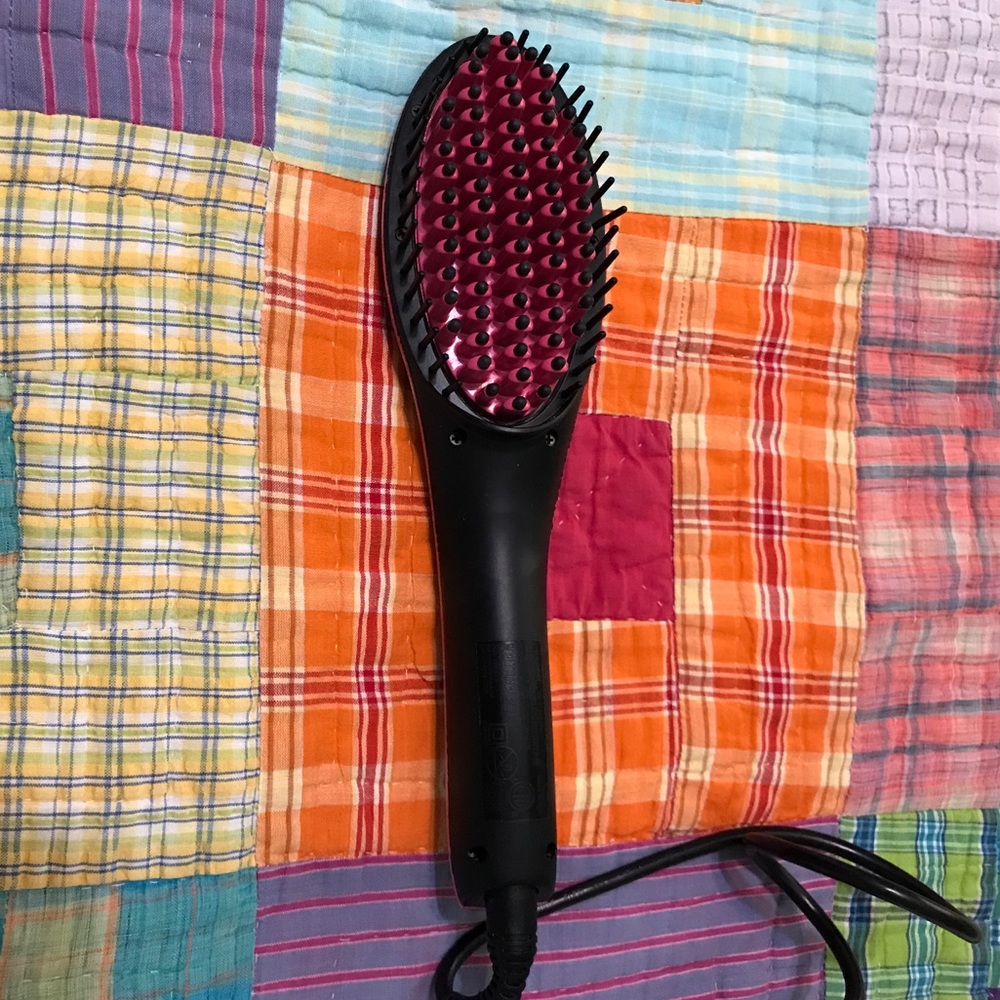 Simply Straight hot styling brush